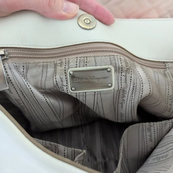 EUC Rare Vintage authentic Salvatore Ferragamo Handbag Shoulder Gancini White
